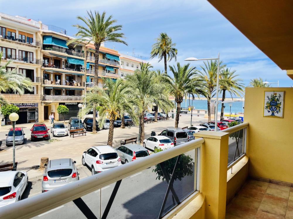 Appartement à vendre dans le port de Jávea avec vue sur la mer.