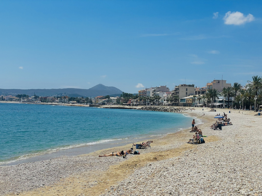 Apartment for sale in the Port of Jávea with sea views.