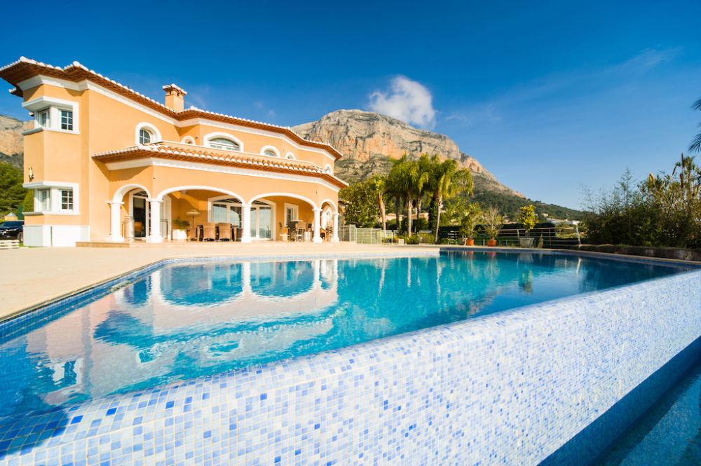 Villa en venta en Jávea en la zona del Montgó.