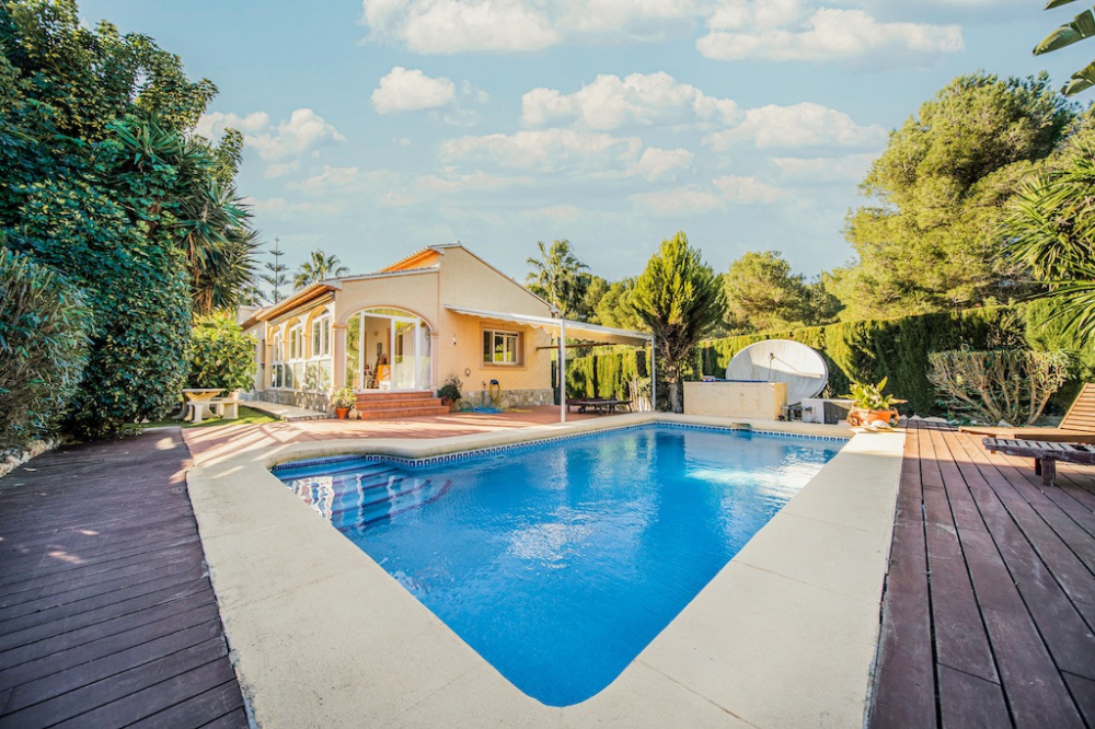 Exclusive villa for sale in Jávea just a few minutes from the Arenal beach