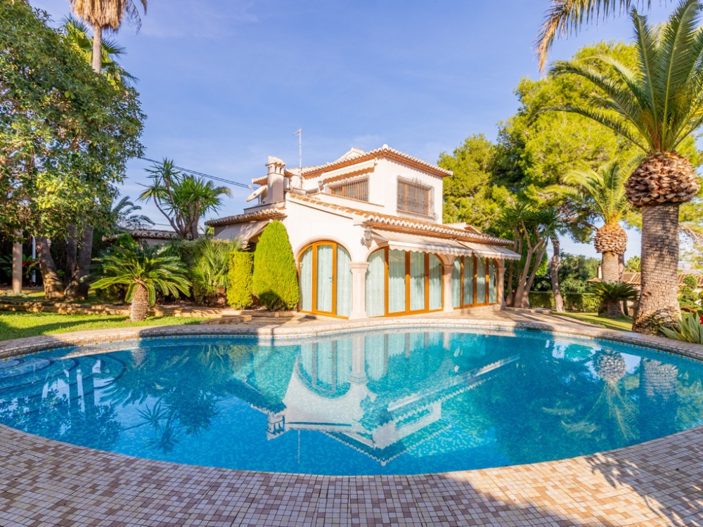 Villa de style méditerranéen à vendre dans le quartier Adsubia de Jávea.