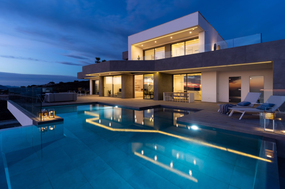 Villa à vendre à Cumbre del Sol avec vue privilégiée sur la mer Méditerranée.